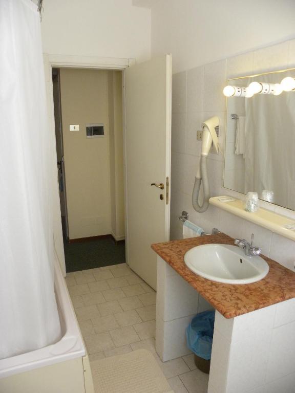 Hotel Rosengarten 帕维亚 客房 照片