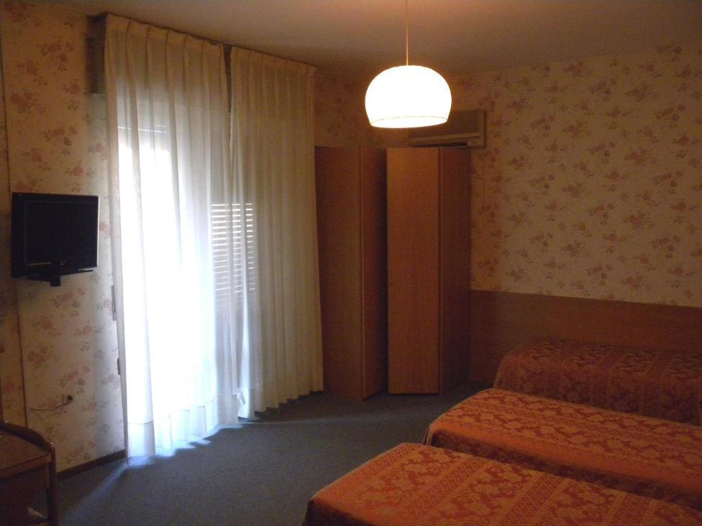 Hotel Rosengarten 帕维亚 客房 照片