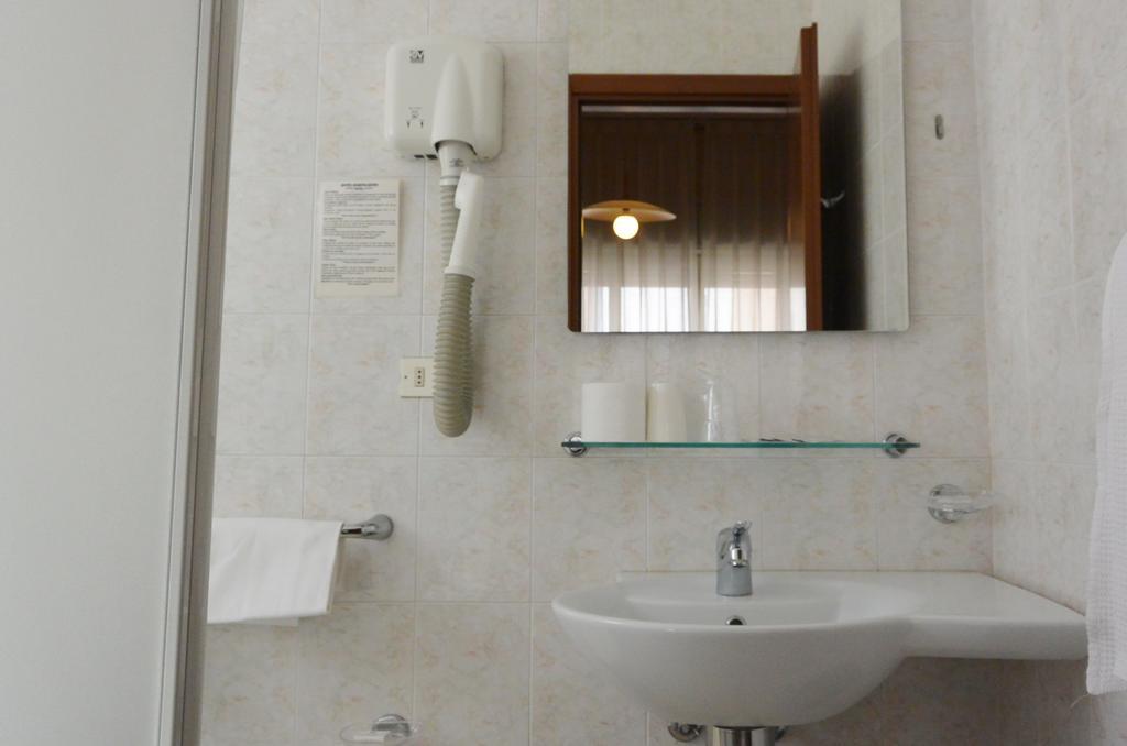 Hotel Rosengarten 帕维亚 外观 照片