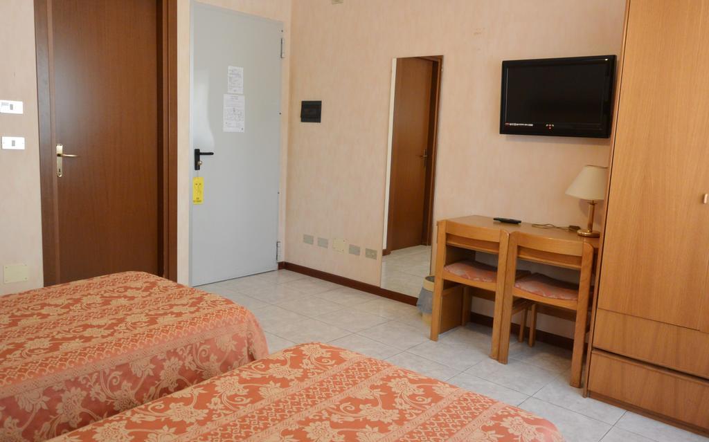 Hotel Rosengarten 帕维亚 客房 照片