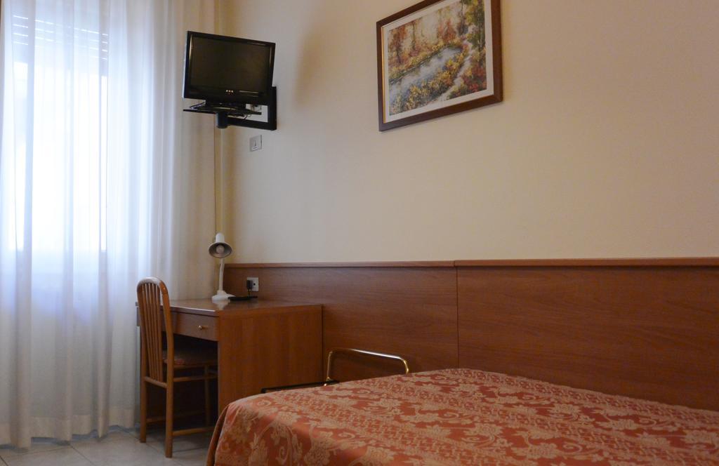 Hotel Rosengarten 帕维亚 客房 照片