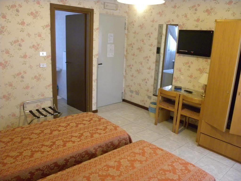 Hotel Rosengarten 帕维亚 外观 照片
